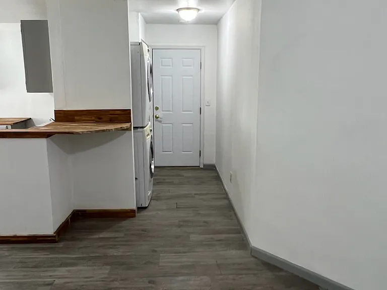 1415 Main St #B — Photo 7
