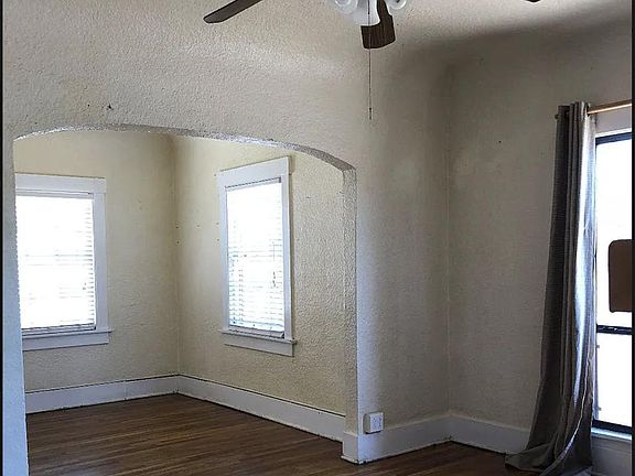 Seperate dining room