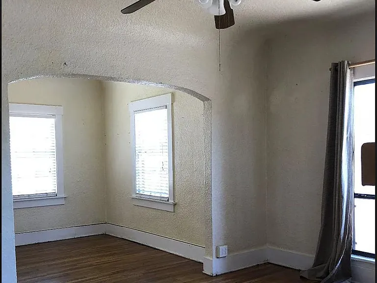 Seperate dining room