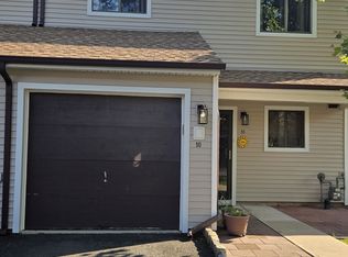 10 Palm Ct, Edison, NJ 08820