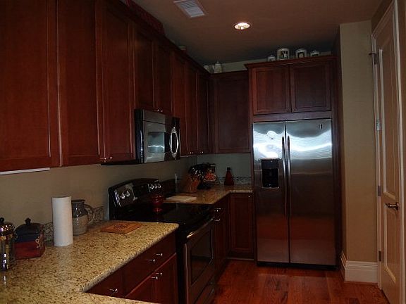5th image of 2207 Post Office St APT 423