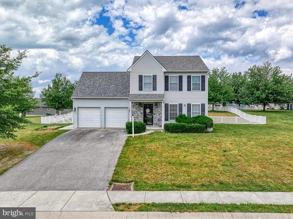 145 Bryn Way, Mount Wolf, PA 17347