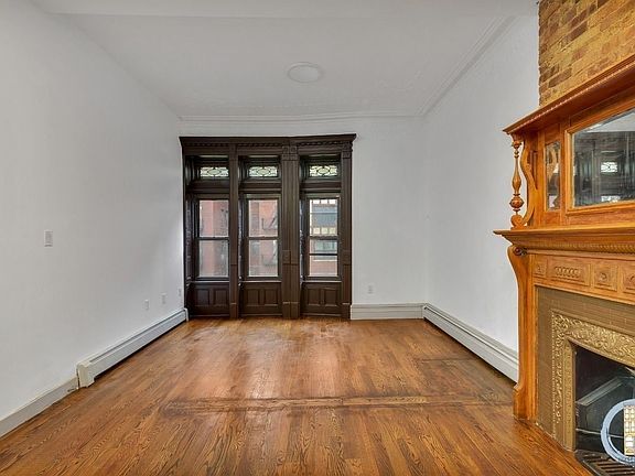 3rd image of 130 New York Ave #6B