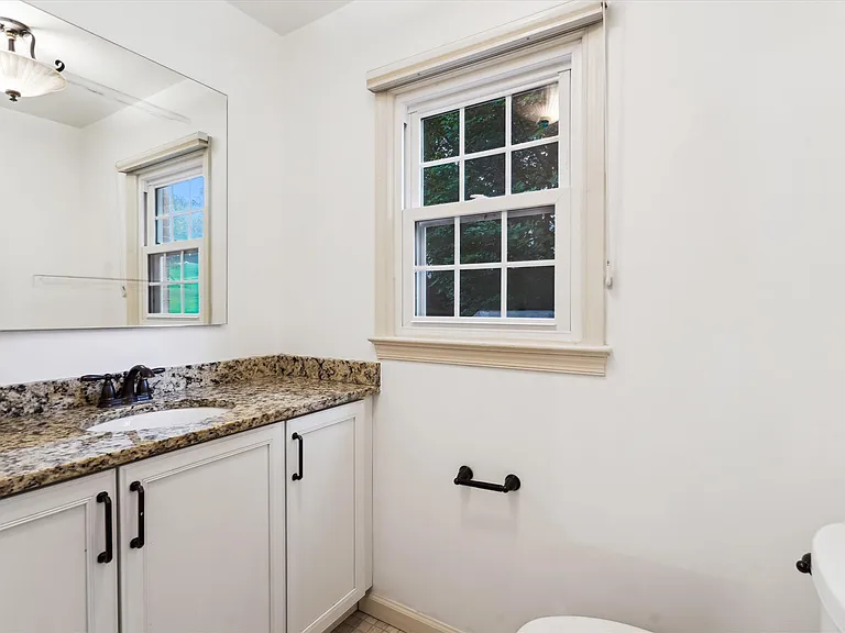 2248 Military Rd — Photo 14