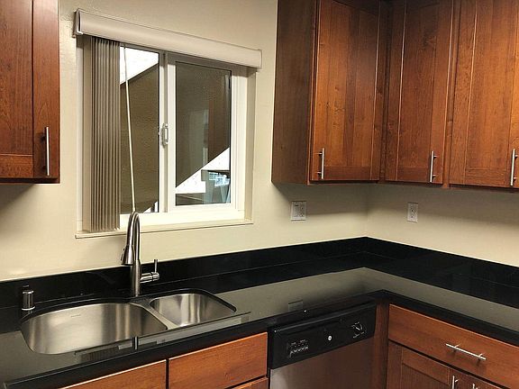 3rd image of 402 Oak Grove Ave #2