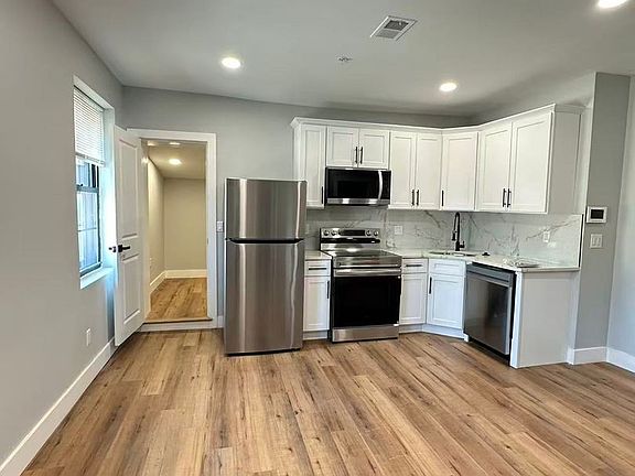 4th image of 29 S 2nd St #402-A