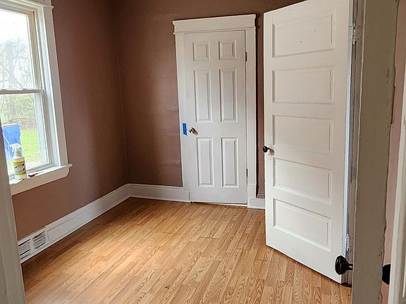 4th image of 9902 Sophia Ave