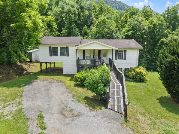 327 Day Holw, Bledsoe, KY 40810
