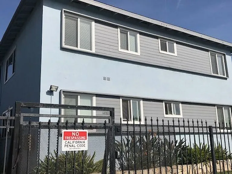 10222 S Dixon Ave — Photo 1