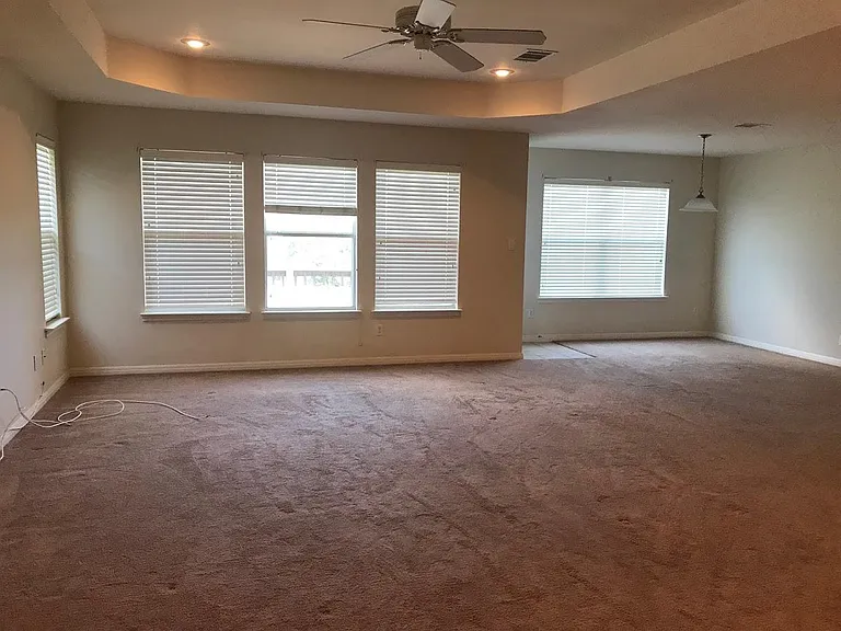 3111 Macarthur Ave — Photo 10
