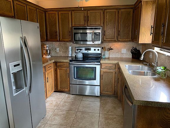 3rd image of 5012 Hillsboro Dr