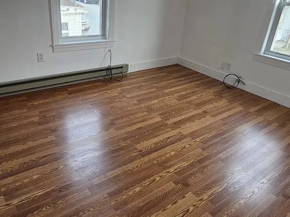 41 Orient St APT 2, Worcester, MA 01604