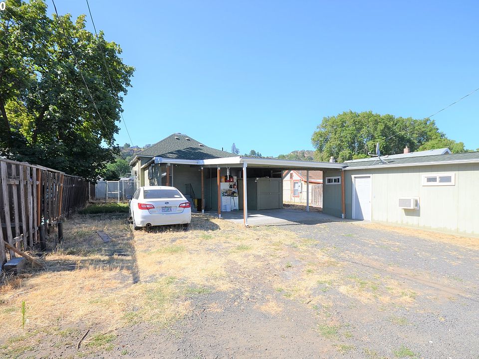 909 E 12th St, The Dalles, OR 97058 Zillow