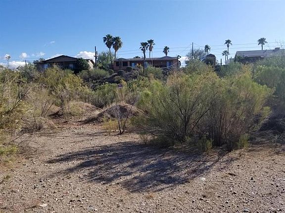 3rd image of 1145 E Queen Valley Dr