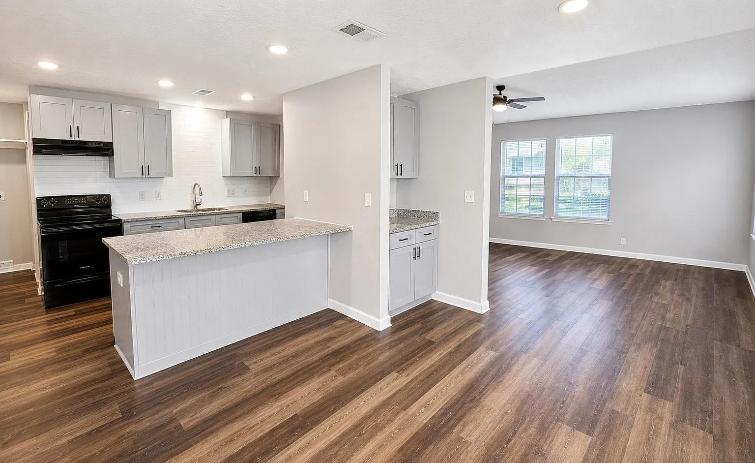 3 bed, 2.0 bath, 1344 sqft, $1,650 — Photo 4
