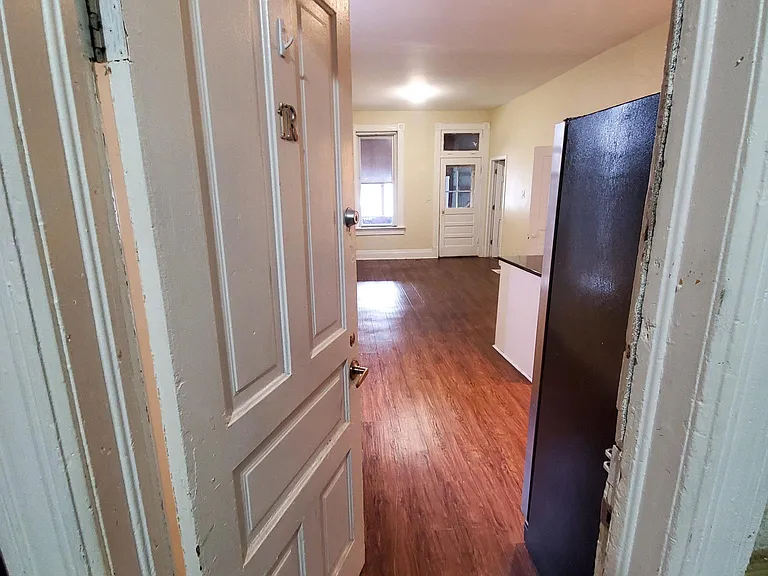 1651 W 19th St #1 — Photo 5