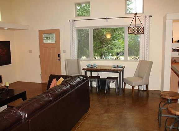 3rd image of 307 Cowal Dr S