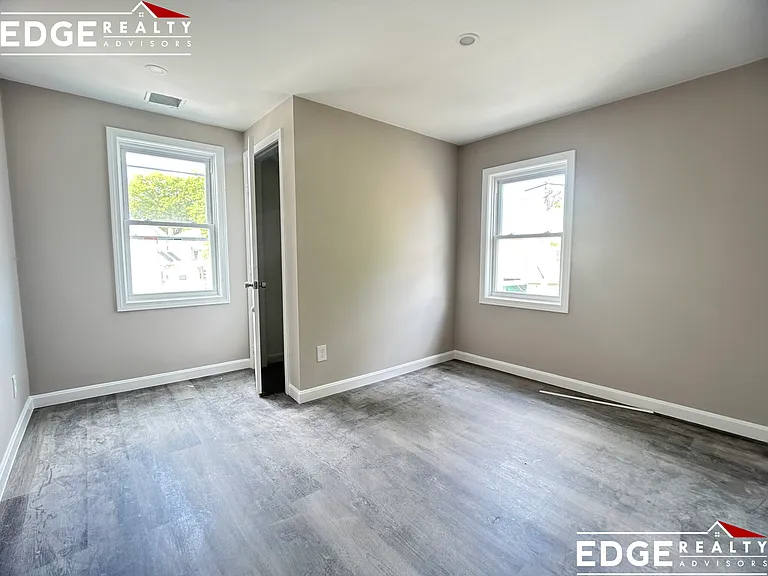 16 Long Ave #3 — Photo 9