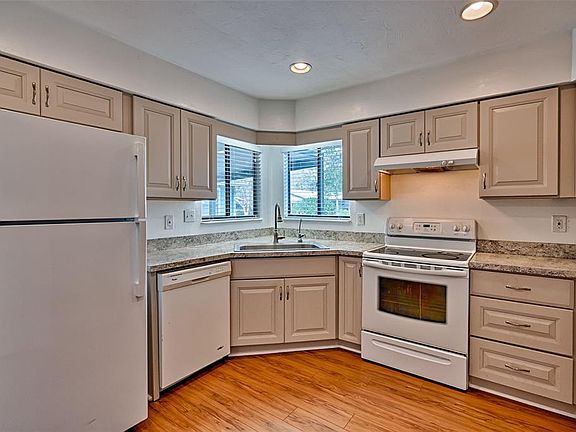 4th image of 8786 NW 37th Cir