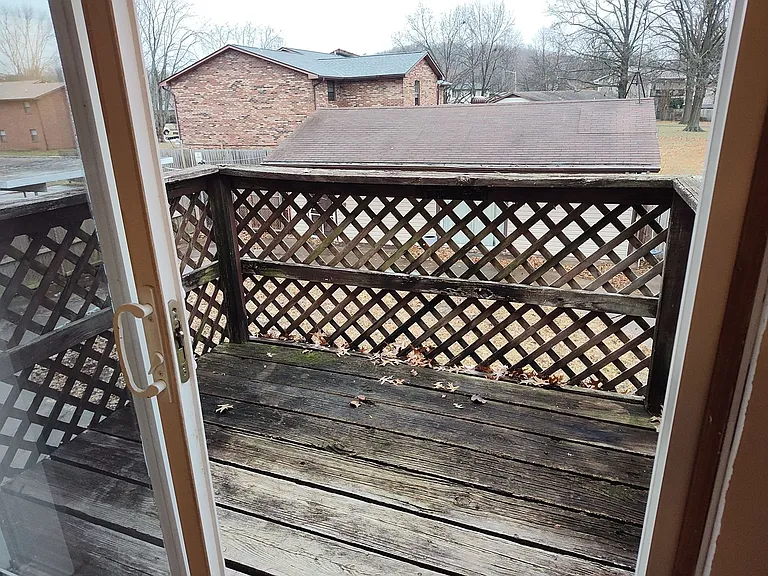 605 Boxwood Dr — Photo 9