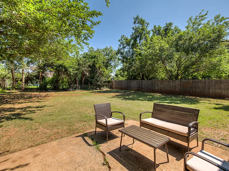 2841 Cambridge Ct — Photo 28