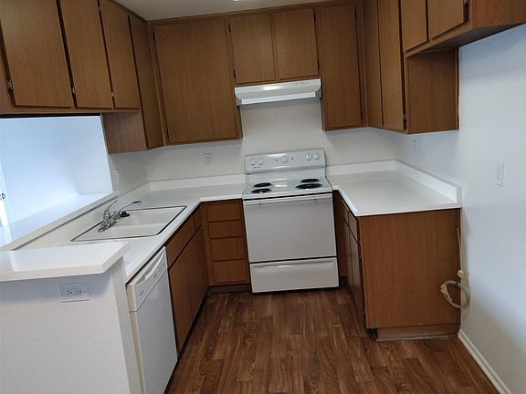 4th image of 134 S Western Ave APT 16