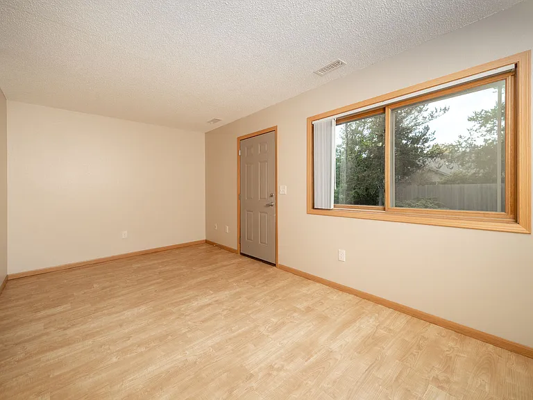 WOODVIEW APARTMENTS — Photo 6