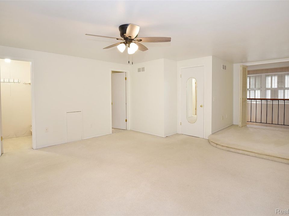 5288 Breeze Hill Pl Building 21, photo 17