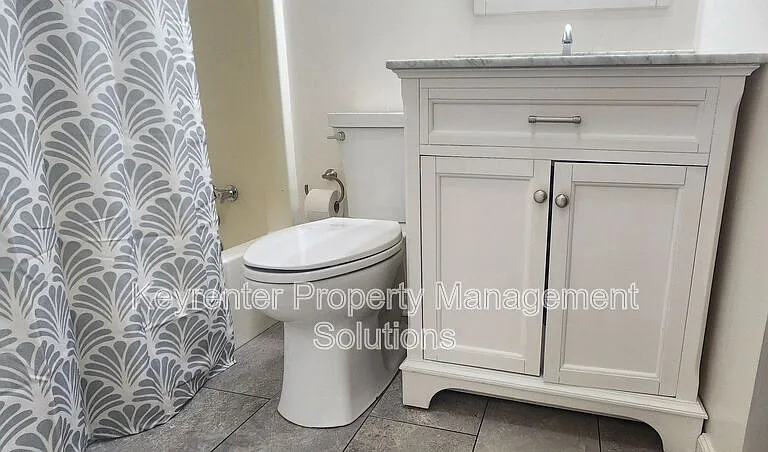 825 Highland Ave — Photo 11