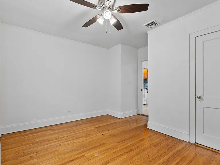264 Laurelton Blvd #2 — Photo 4