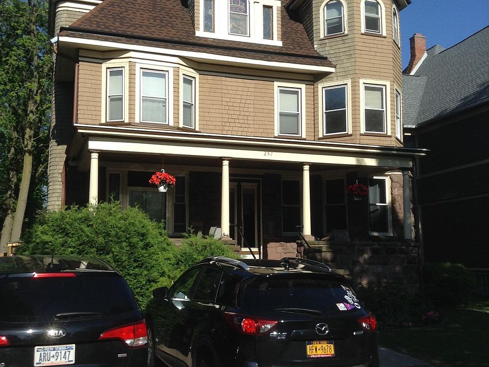 1st image of 255 Richmond Ave