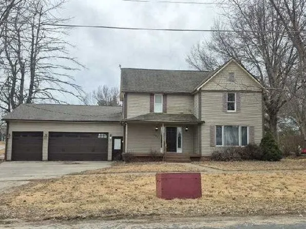 706 W Edgington St, Reynolds, IL 61279