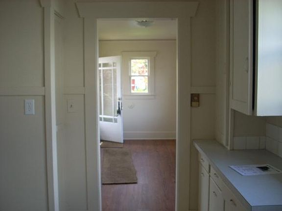 4th image of 4907 S Park Ave