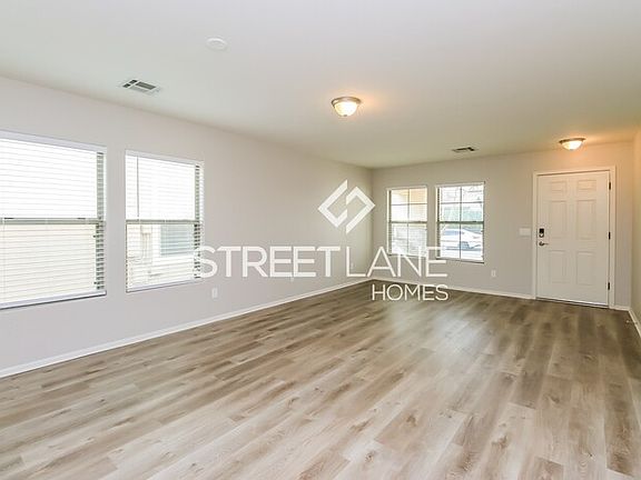 2nd image of 1099 S Pheasant Dr
