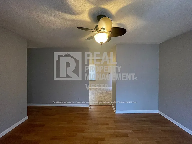 251 Randy Cir — Photo 3