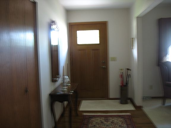 4th image of 685 Sterling Dr