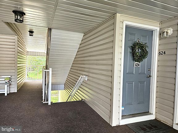 2nd image of 624 Walden Cir