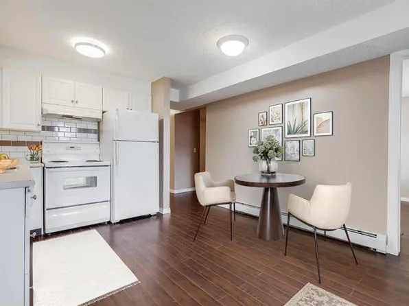 1717 60th St SE #241, Calgary, AB T2A 7Y7