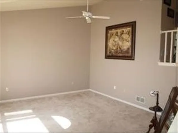 202 Roosevelt Cir, Ephrata, PA 17522