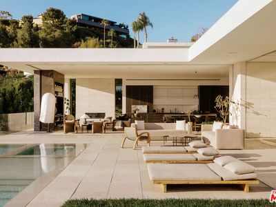 9265 Robin Dr, Los Angeles, CA, 90069
