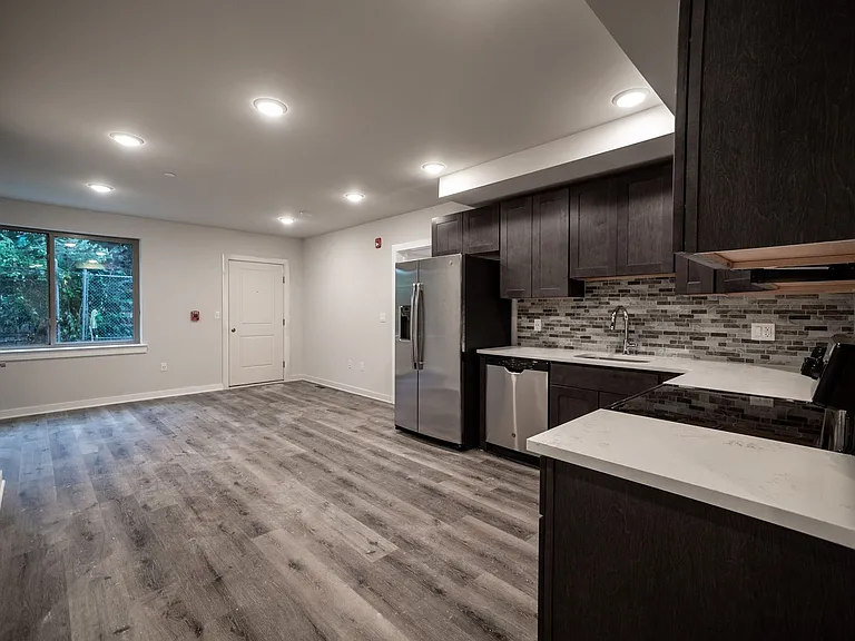 3409 Wallace St — Photo 3