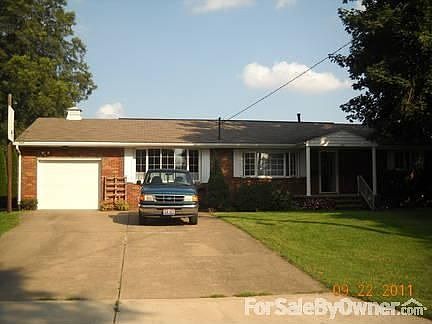 2nd image of 900 Morgan Ave
