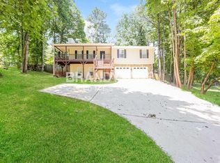 8946 Ochil Ln, Winston, GA