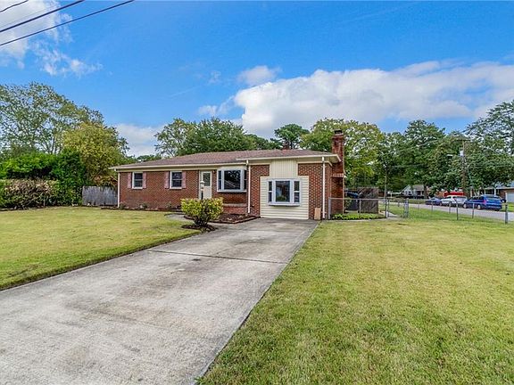 4th image of 1001 Sharon Dr