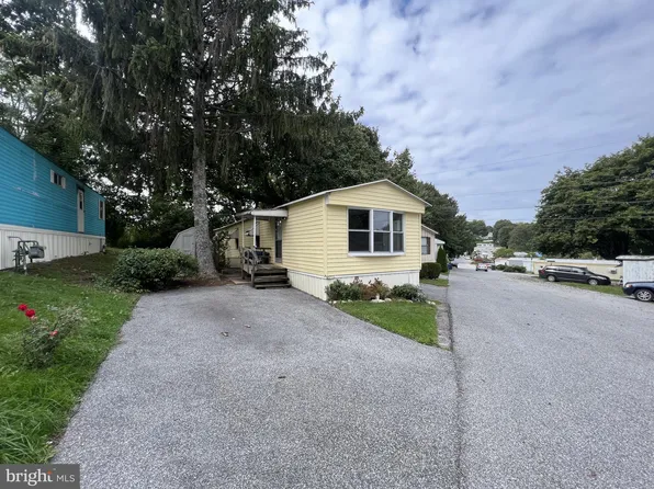 2706 Crestview Dr, York, PA 17402