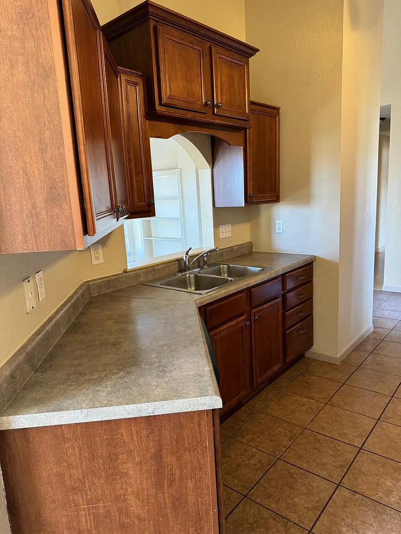 Single Family Home - Available For Rent! — Photo 4
