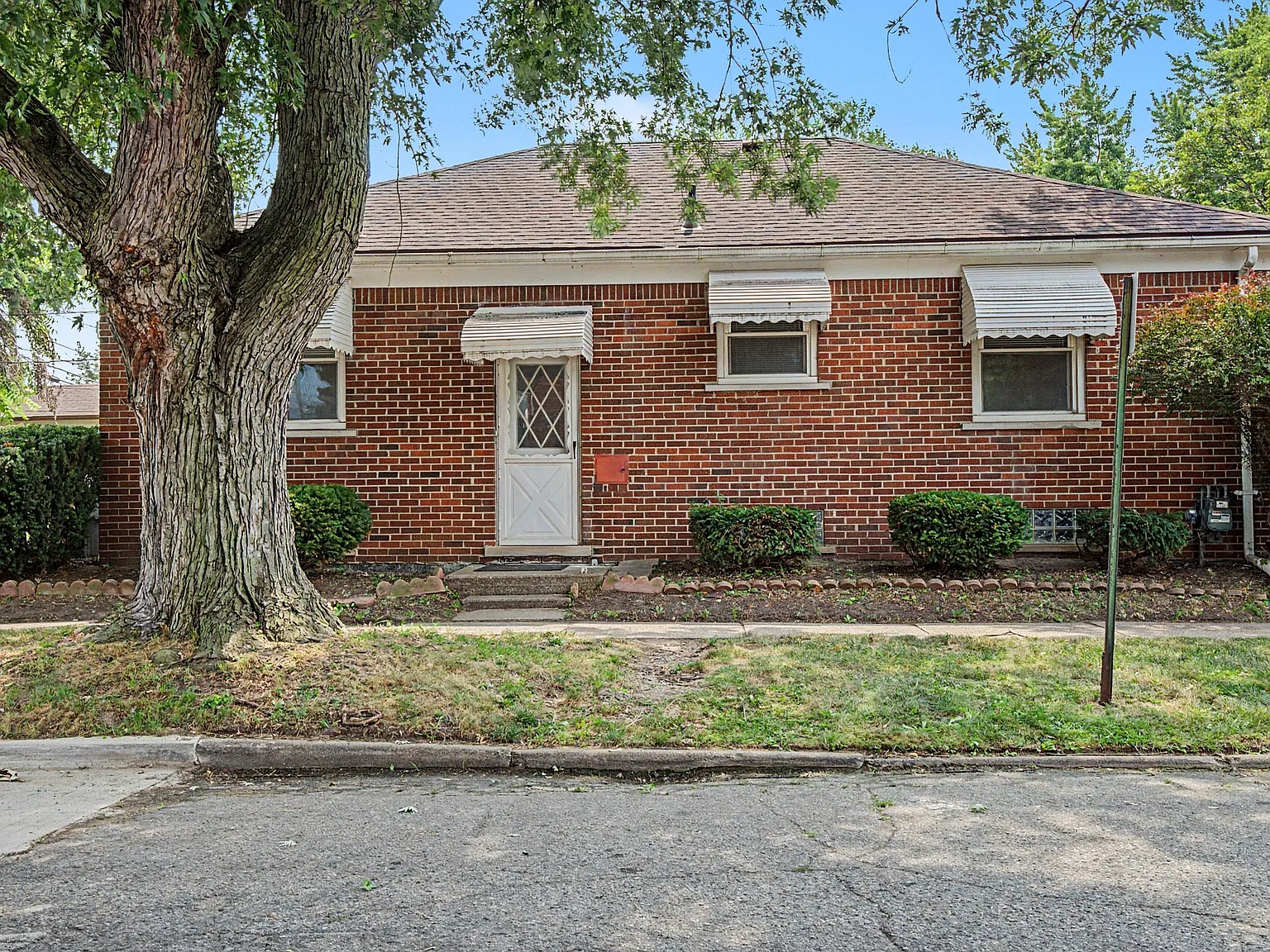 2957 Fort Park Boulevard - 1 — Photo 4