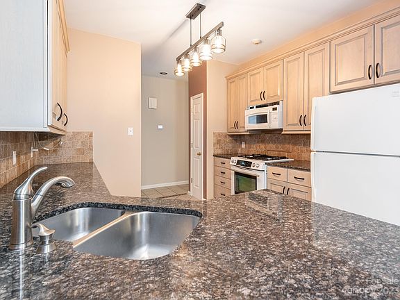 3rd image of 8539 New Oak Ln