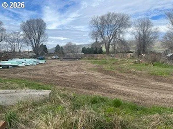 308 Shepler St, Dallesport, WA 98617