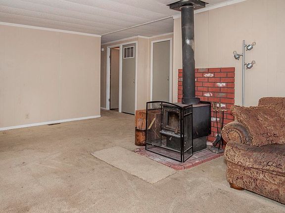 4th image of 621 SE Reef Ave
